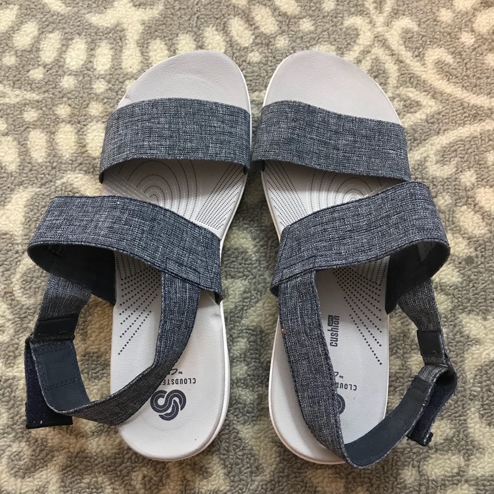 Soft cushion cloud stepper Velcro sandals